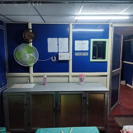 Rajeswari Ac Dormitory For Indian Males Only Port Blair Esterno foto