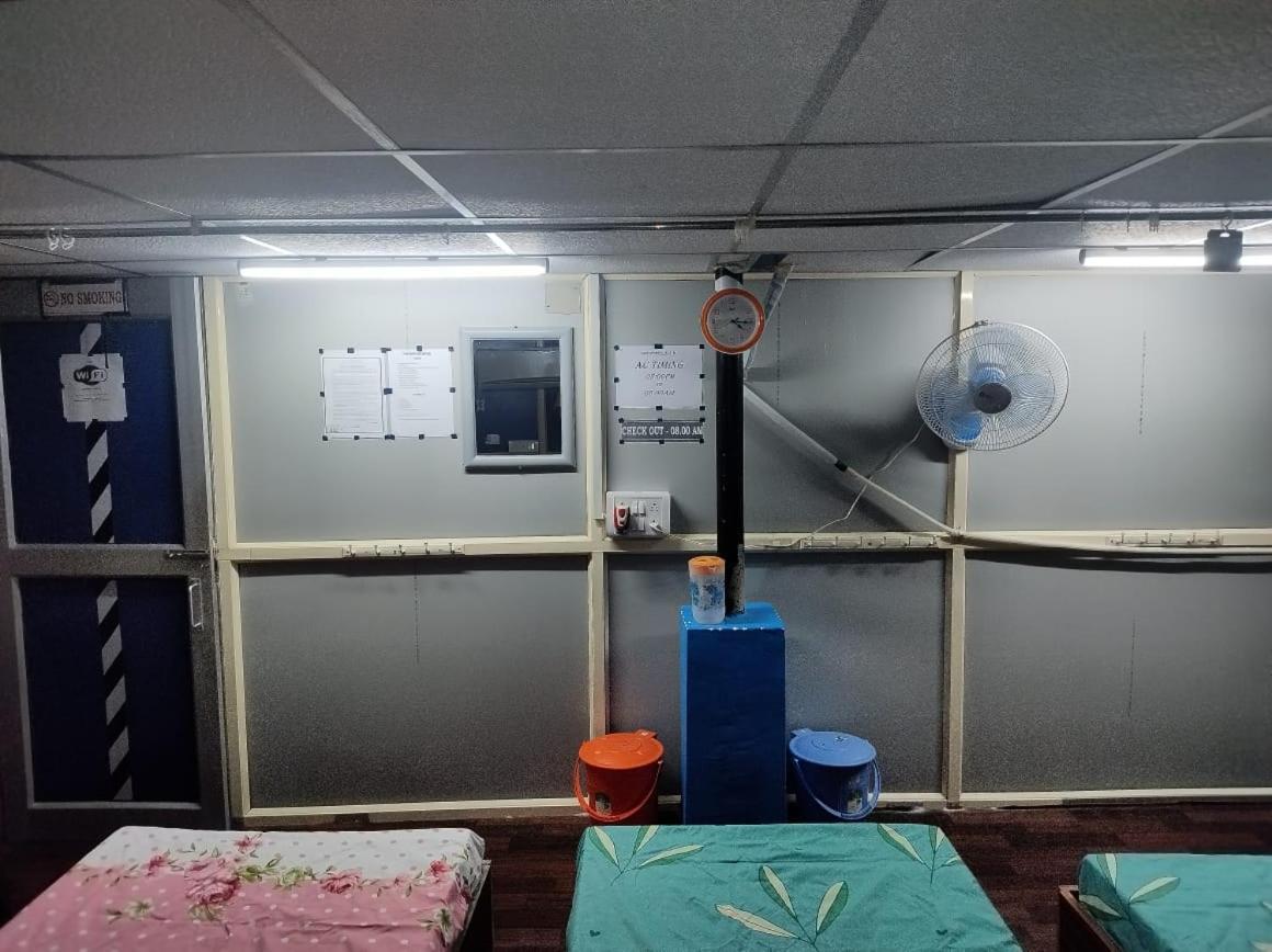 Rajeswari Ac Dormitory For Indian Males Only Port Blair Esterno foto