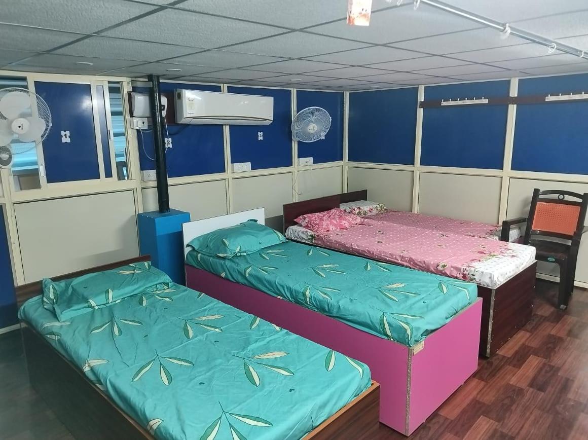 Rajeswari Ac Dormitory For Indian Males Only Port Blair Esterno foto